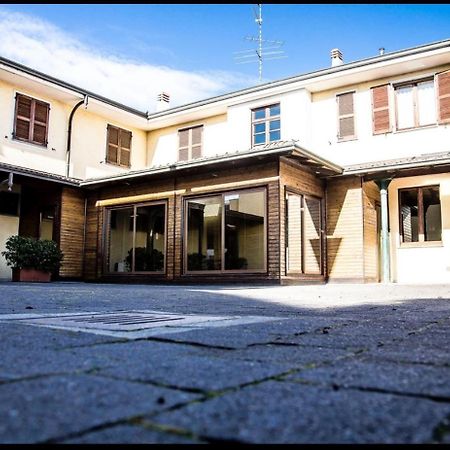 Manfredi Ristorante Con Alloggio Romentino Eksteriør billede
