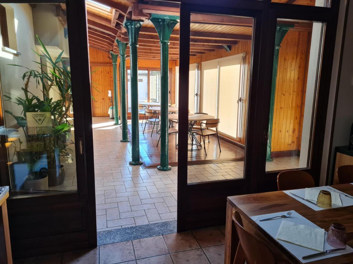 Manfredi Ristorante Con Alloggio Romentino Eksteriør billede