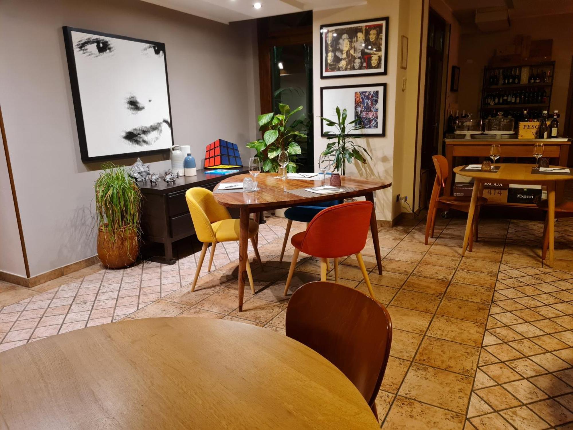 Manfredi Ristorante Con Alloggio Romentino Eksteriør billede